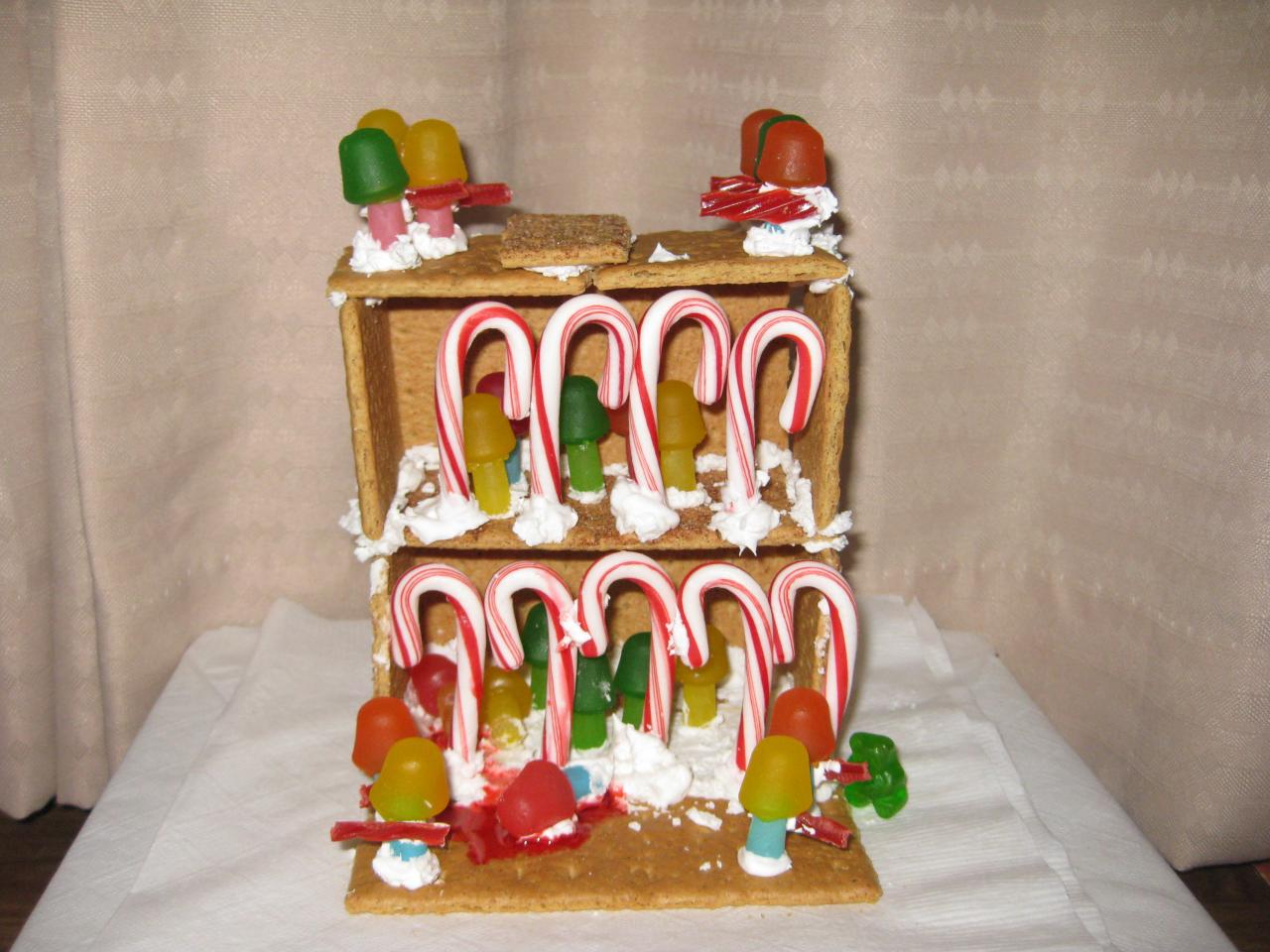 Gingerbread Jail
well, it was pretty amusing when i made it...and...actually, it's still amusing XD