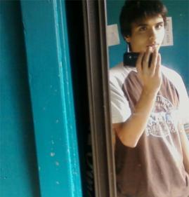 Me >_<

XD.. I can't smile