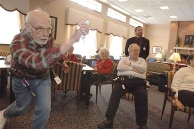 Old people playing wii 4