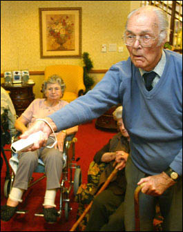 Old people playing wii 7