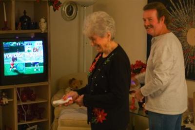 Old people playing wii 9