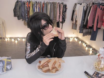 OM NOM NOM