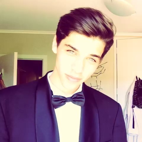 Omw to prom