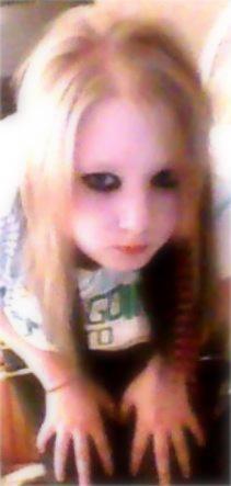 Scene Kid stand shot