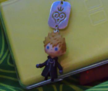 Something tells me that I like the colour green... Not quite sure what though... /:

ISN'T ROXAS CUTE? They didn't have an Axel tho'. D;

EDIT: I got 