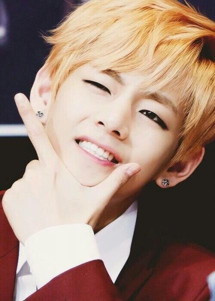 Tae Tae's wink smile is just too adorbs
