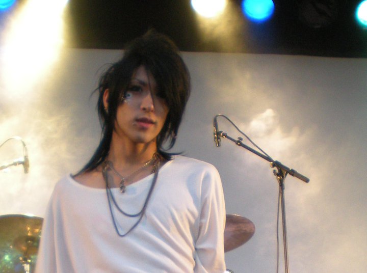 THAT'S A FACE ONLY A FANGIRL COULD LOVE. 8D