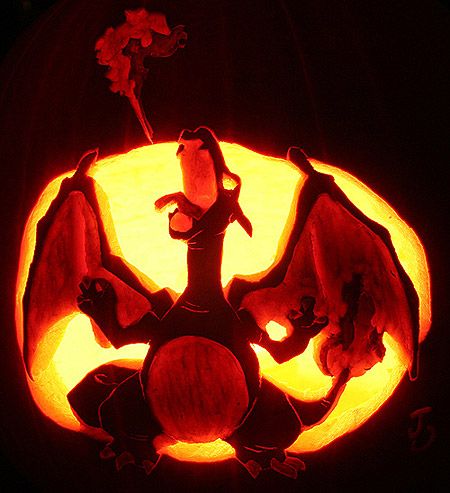 The amazing Charizard on a pumpkin!